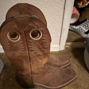 Men’s ariat boots size 7 women’s 8.5